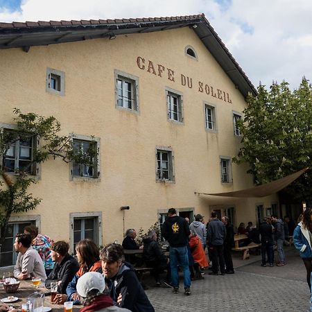 Cafe Du Soleil Hotel Saignelégier Екстериор снимка