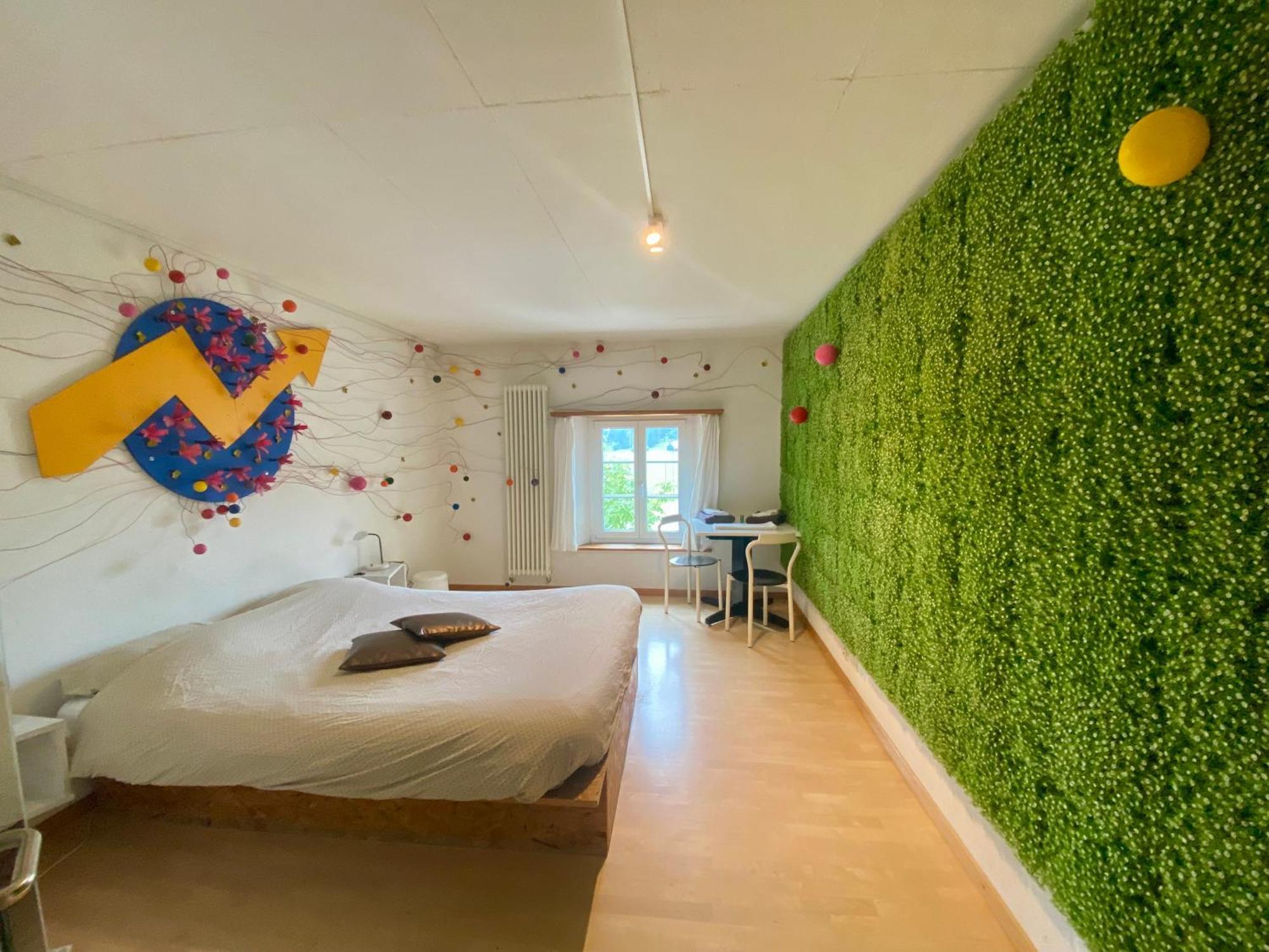 Cafe Du Soleil Hotel Saignelégier Екстериор снимка